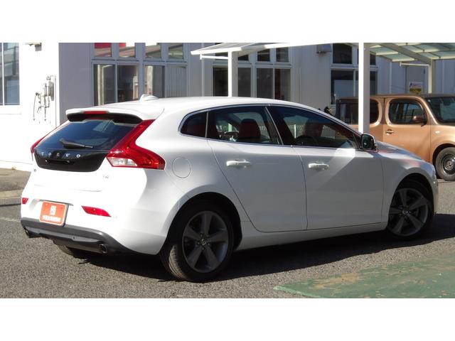 V40 T4 /ユーザー様下取り直売/禁煙車/純正ナビ/フルセグ/Bluetooth/バックカメラ/リアソナー/ETC/本革パワーシート/Wシートヒーター/オートHID/フォグ/スマートキー2本/純正17インチAW(10枚目)