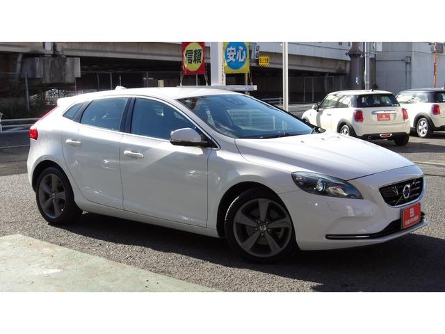 V40 T4 /ユーザー様下取り直売/禁煙車/純正ナビ/フルセグ/Bluetooth/バックカメラ/リアソナー/ETC/本革パワーシート/Wシートヒーター/オートHID/フォグ/スマートキー2本/純正17インチAW(11枚目)