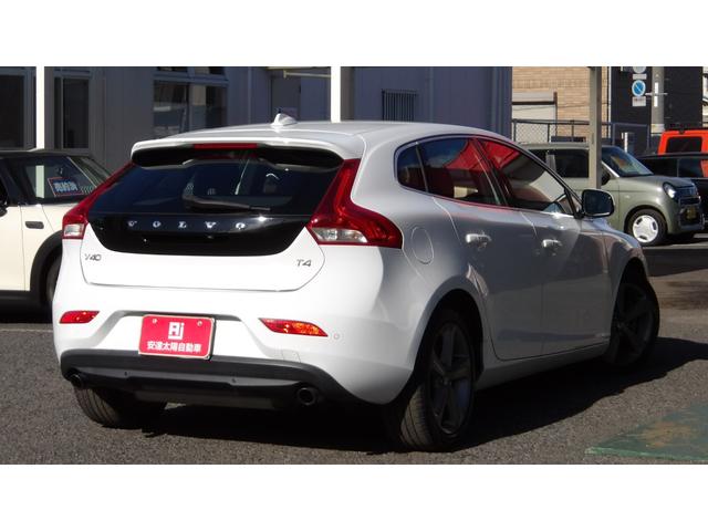 V40 T4 /ユーザー様下取り直売/禁煙車/純正ナビ/フルセグ/Bluetooth/バックカメラ/リアソナー/ETC/本革パワーシート/Wシートヒーター/オートHID/フォグ/スマートキー2本/純正17インチAW(13枚目)