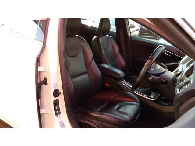 V40 T4 /ユーザー様下取り直売/禁煙車/純正ナビ/フルセグ/Bluetooth/バックカメラ/リアソナー/ETC/本革パワーシート/Wシートヒーター/オートHID/フォグ/スマートキー2本/純正17インチAW(18枚目)