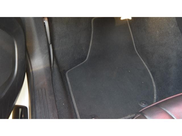 V40 T4 /ユーザー様下取り直売/禁煙車/純正ナビ/フルセグ/Bluetooth/バックカメラ/リアソナー/ETC/本革パワーシート/Wシートヒーター/オートHID/フォグ/スマートキー2本/純正17インチAW(25枚目)