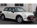 ＭＩＮＩ クーパー　／禁煙車／後期モデル／インテリジェントセーフティ／コンフォートアクセス／タッチパネル純正ナビ／Ｂｌｕｅｔｏｏｔｈ／バックカメラ／ソナー／スマートキー／オートＬＥＤ／ＬＥＤフォグ／純正１５インチＡＷ／（8枚目）