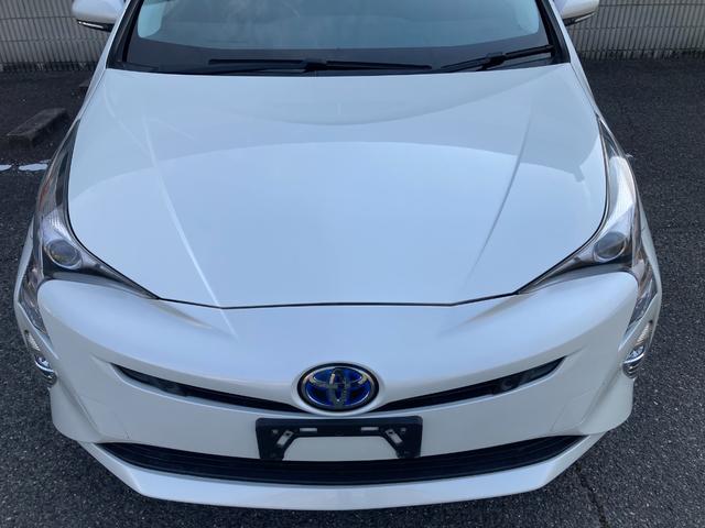 プリウス Ａ　純正ナビ　フルセグ　ＥＴＣ　トヨタセーフティセンス　衝突被害軽減ブレーキ　ブラインドスポットモニタ　ヘッドアップディスプレイ　レーンディパーチャーアラート　パーキングアシスト　オートマチックハイビーム（3枚目）