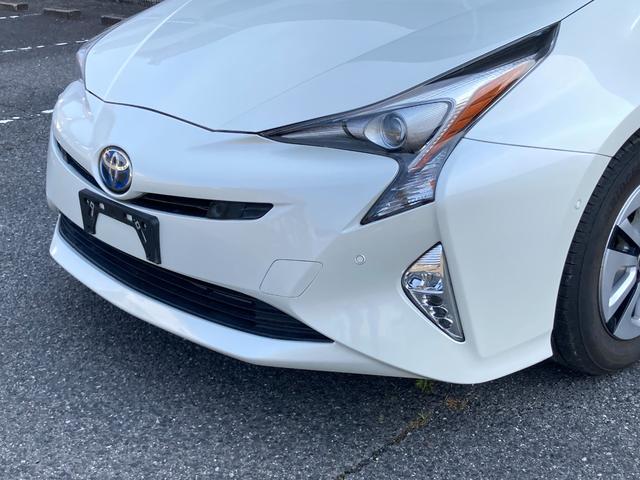 プリウス Ａ　純正ナビ　フルセグ　ＥＴＣ　トヨタセーフティセンス　衝突被害軽減ブレーキ　ブラインドスポットモニタ　ヘッドアップディスプレイ　レーンディパーチャーアラート　パーキングアシスト　オートマチックハイビーム（4枚目）