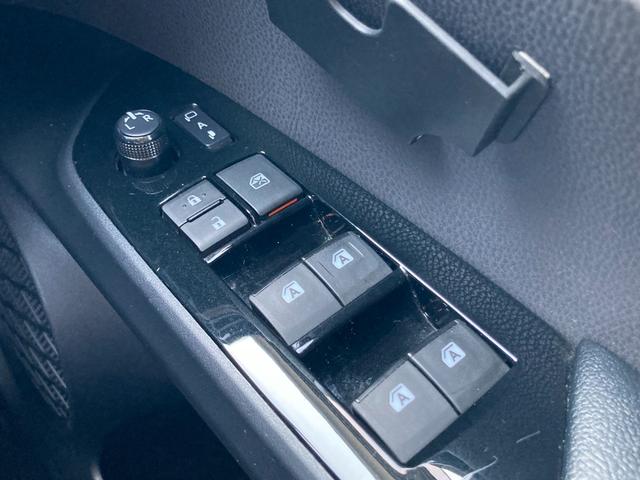 プリウス Ａ　純正ナビ　フルセグ　ＥＴＣ　トヨタセーフティセンス　衝突被害軽減ブレーキ　ブラインドスポットモニタ　ヘッドアップディスプレイ　レーンディパーチャーアラート　パーキングアシスト　オートマチックハイビーム（22枚目）