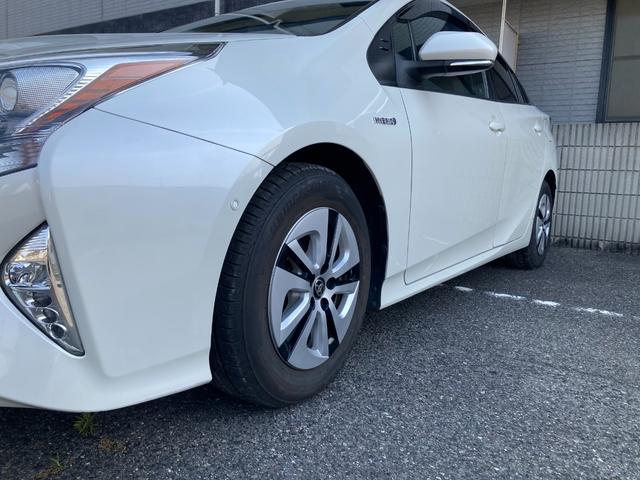 プリウス Ａ　純正ナビ　フルセグ　ＥＴＣ　トヨタセーフティセンス　衝突被害軽減ブレーキ　ブラインドスポットモニタ　ヘッドアップディスプレイ　レーンディパーチャーアラート　パーキングアシスト　オートマチックハイビーム（32枚目）
