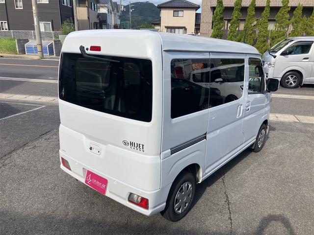 ハイゼットカーゴ 　４ＷＤ　軽バン　ＣＶＴ　衝突被害軽減システム　クリアランスソナー　ＥＴＣ　バックカメラ　両側スライドドア　スマートキー　アイドリングストップ　電動格納ミラー　オートライト　ＥＳＣ　エアコン（11枚目）