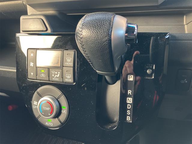 発進時や後退時に必ず操作するレバーです。操作のしやすさが肝になってきます。ぜひ一度体感してください。