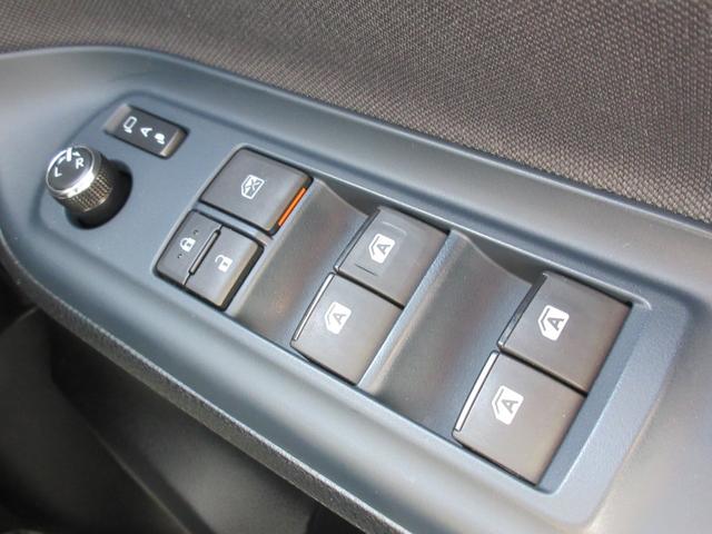 ヴォクシー ＺＳ　煌ＩＩ　大画面９インチナビ　バックカメラ　ＣＤ　ＤＶＤ　ＳＤ　Ｂｌｕｅｔｏｏｔｈ　フルセグ　ＬＥＤヘッドランプ　オートハイビーム　衝突被害軽減　車線逸脱防止支援　両側電動スライドドア　大画面後席モニター（29枚目）