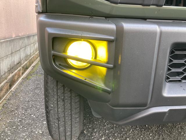 ジムニー ＸＧ　衝突被害軽減システム　ＥＴＣ　車線逸脱警報　エアコン　オートライト　Ｂｌｕｅｔｏｏｔｈ　８型ナビ　ＴＶワンセグ　皮調シートカバー　ＸＣ用アルミホイール　ドライブレコーダー　ヘッドライトカバー（41枚目）
