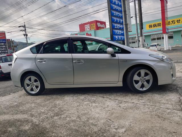 プリウス Ｇツーリングセレクションレザーパッケージ　純正ＨＤＤナビ・ワンセグＴＶ　純正１７インチアルミ　シートヒーター　クルーズコントロール　ＬＥＤヘッドライト　ＥＴＣ　フロントフォグランプ　スマートキー　オートエアコン　コーナーセンサー（6枚目）