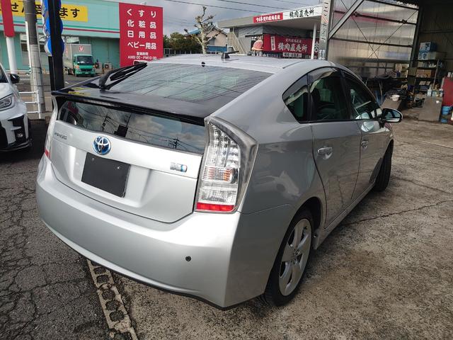 プリウス Ｇツーリングセレクションレザーパッケージ　純正ＨＤＤナビ・ワンセグＴＶ　純正１７インチアルミ　シートヒーター　クルーズコントロール　ＬＥＤヘッドライト　ＥＴＣ　フロントフォグランプ　スマートキー　オートエアコン　コーナーセンサー（8枚目）