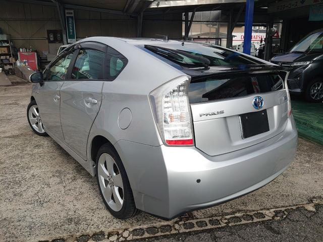 プリウス Ｇツーリングセレクションレザーパッケージ　純正ＨＤＤナビ・ワンセグＴＶ　純正１７インチアルミ　シートヒーター　クルーズコントロール　ＬＥＤヘッドライト　ＥＴＣ　フロントフォグランプ　スマートキー　オートエアコン　コーナーセンサー（9枚目）