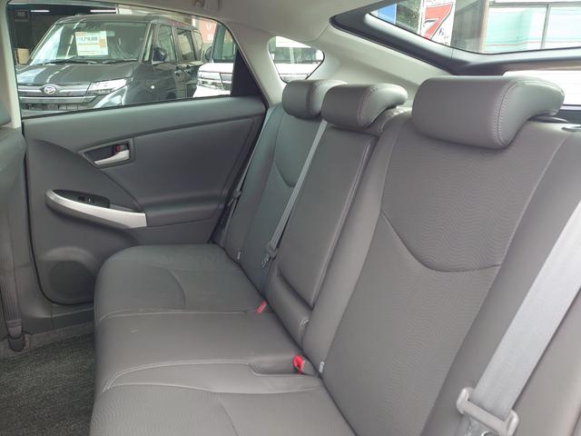 プリウス Ｇツーリングセレクションレザーパッケージ　純正ＨＤＤナビ・ワンセグＴＶ　純正１７インチアルミ　シートヒーター　クルーズコントロール　ＬＥＤヘッドライト　ＥＴＣ　フロントフォグランプ　スマートキー　オートエアコン　コーナーセンサー（15枚目）