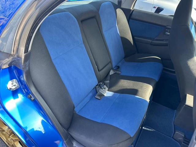 インプレッサ ＷＲＸ　ＳＴｉ　４ＷＤ　６速ＭＴ　ＳＴｉマフラー　リミッターカット　ＥＴＣ　ナビ　アルミホイール　キーレスエントリー　電動格納ミラー　衝突安全ボディ　ＡＢＳ　エアコン　パワーステアリング　パワーウィンドウ（20枚目）