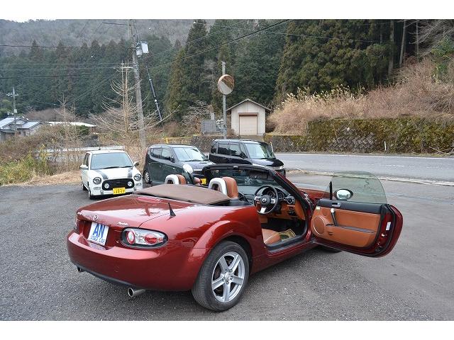 ロードスター ＶＳ　オープンカー　ＥＴＣ　ＨＩＤ　ＭＴ　スマートキー　アルミホイール　盗難防止システム　衝突安全ボディ　ＡＢＳ　エアコン　パワーステアリング　パワーウィンドウ（17枚目）