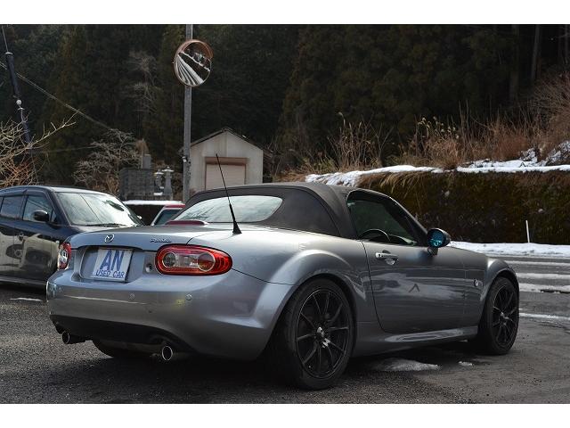 ロードスター Ｓ　オープンカー　ドライブレコーダー　ＥＴＣ　ＨＩＤ　ＭＴ　スマートキー　アルミホイール　盗難防止システム　衝突安全ボディ　ＡＢＳ　エアコン　パワーステアリング　パワーウィンドウ（13枚目）