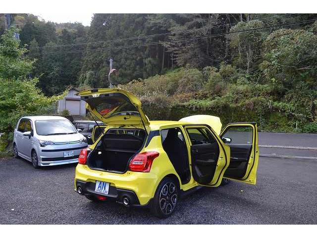 スイフトスポーツ ベースグレード ETC クリアランスソナー オートクルーズコントロール レーンアシスト 衝突被害軽減システム アルミホイール LEDヘッドランプ スマートキー シートヒーター MT 盗難防止システム 衝突安全ボディ(20枚目)