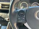 自ら操るハンドル!ドライバーの生命線です。目線を大きくそらすことなくボタンの操作を行うことができるので、安全にも配慮できますね。