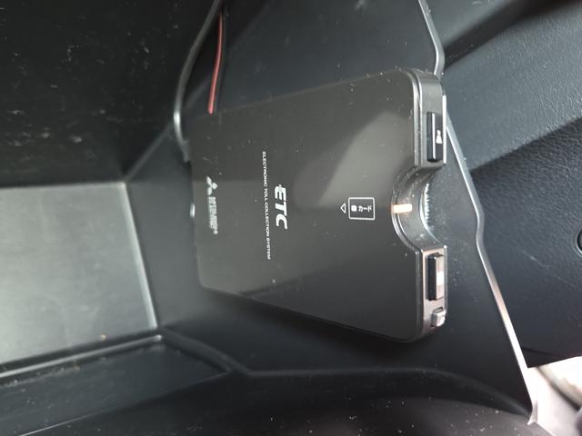 フレアワゴンカスタムスタイル ＸＴ　ＥＴＣ　ナビ　ＴＶ　Ｂｌｕｅｔｏｏｔｈ　両側電動スライドドア　衝突被害軽減システム　オートライト　ＨＩＤ　スマートキー　アイドリングストップ　電動格納ミラー　ベンチシート　ＣＶＴ　ＡＢＳ　ＣＤ（9枚目）