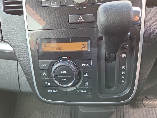 ワゴンＲ リミテッドＩＩ　オートライト　ＨＩＤ　スマートキー　電動格納ミラー　シートヒーター　ベンチシート　ＣＶＴ　盗難防止システム　ＡＢＳ　ＥＳＣ　ＣＤ　アルミホイール　衝突安全ボディ　エアコン　パワーステアリング（7枚目）
