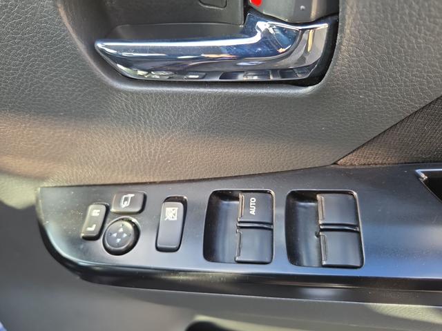 ワゴンRスティングレー リミテッド ローダウン ETC オートライト HID スマートキー 電動格納ミラー ベンチシート CVT 盗難防止システム ABS CD ミュージックプレイヤー接続可 アルミホイール 衝突安全ボディ エアコン(11枚目)