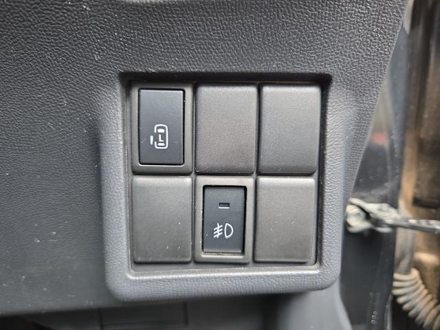 ルークス ハイウェイスター　ＥＴＣ　両側スライド・片側電動　オートライト　ＨＩＤ　スマートキー　電動格納ミラー　ベンチシート　ＣＶＴ　盗難防止システム　ＡＢＳ　アルミホイール　衝突安全ボディ　エアコン　パワーステアリング（8枚目）