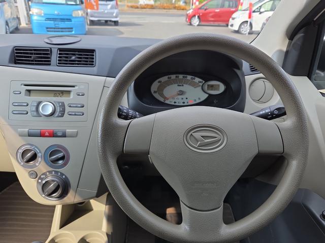 ミラ Ｌセレクション　４ＷＤ　５速ＭＴ　ＥＴＣ　キーレスエントリー　電動格納ミラー　盗難防止システム　ＣＤ　衝突安全ボディ　エアコン　パワーステアリング　パワーウィンドウ（4枚目）