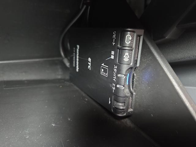 今では必需品のＥＴＣも付いております。高速道路での出入りもスムーズ。渋滞緩和にもなりエコにも繋がります。