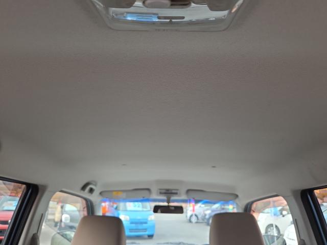 天井もキレイです！広々と頭上の空間も確保しており、開放感があります！