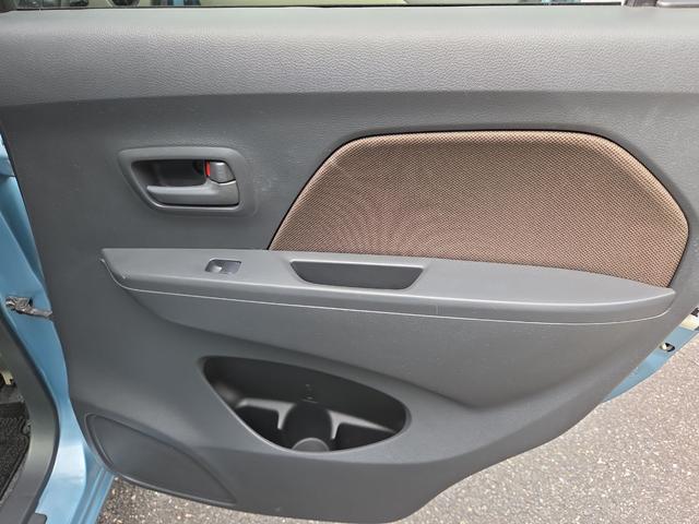 パワーウィンドウのスイッチです。運転席に居ながら窓を開け閉めのコントロールできます☆