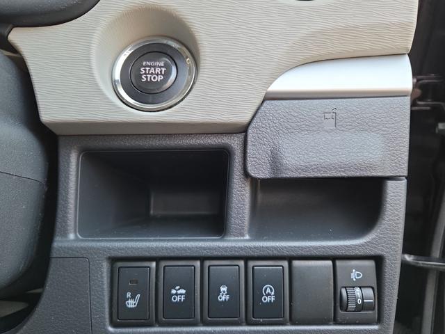 衝突被害軽減システム！前走車両と対向車両、歩行者の接近を感知して、警報や、オートブレーキやステアリング振動などによって衝突回避を支援してくれます。