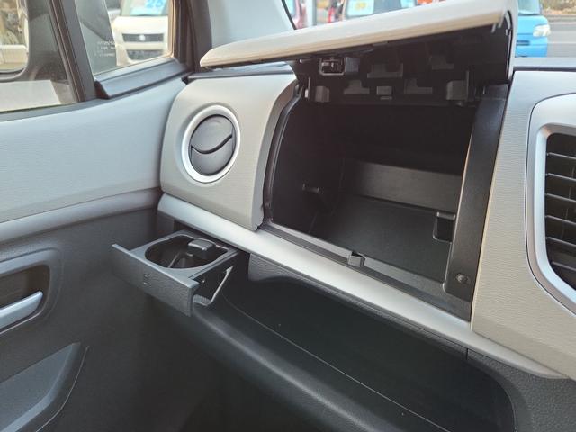 収納もたくさん付いています。大きなものから小さなものまで使う方の気持ちを考えた気遣いが嬉しいですね♪