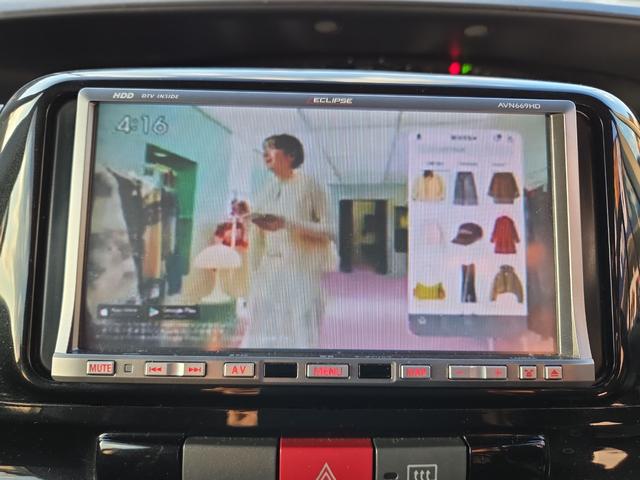 ＴＶ付きの車となっております。ドライブの合間の休憩中に気になる番組を見ることができます。