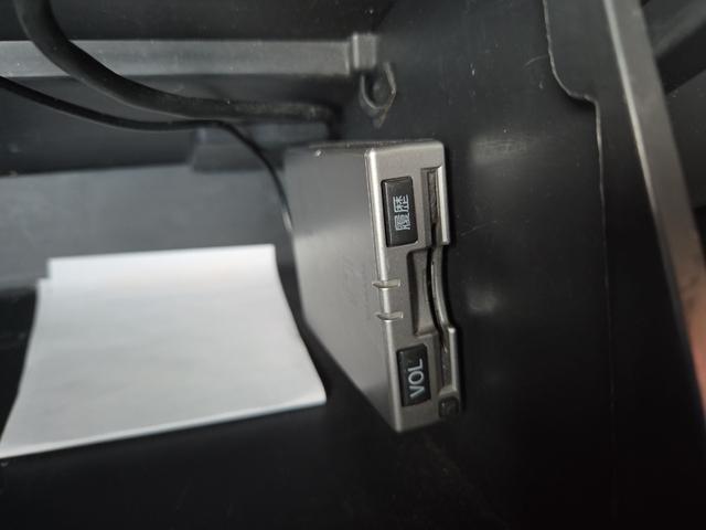 今では必需品のＥＴＣも付いております。高速道路での出入りもスムーズ。渋滞緩和にもなりエコにも繋がります。