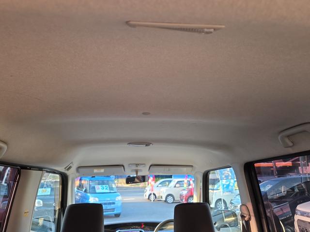 天井もキレイです！広々と頭上の空間も確保しており、開放感があります！