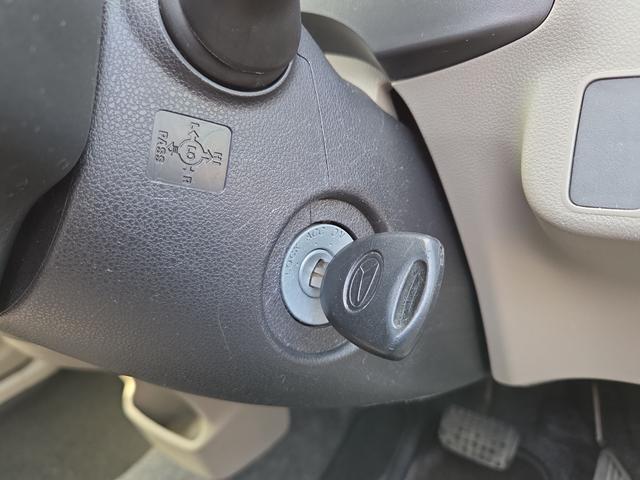 ミライース L メモリアルエディション ETC アイドリングストップ CVT 盗難防止システム ABS CD ミュージックプレイヤー接続可 アルミホイール 衝突安全ボディ エアコン パワーステアリング パワーウィンドウ(8枚目)