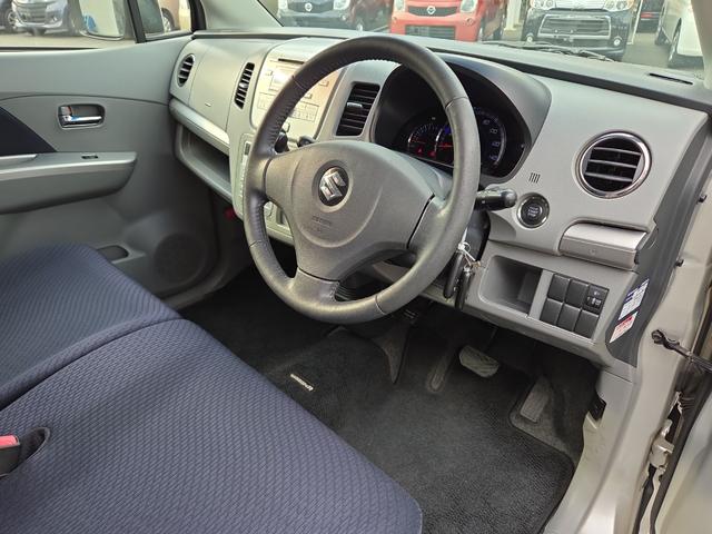 ワゴンＲ ＦＸリミテッド　スマートキー　電動格納ミラー　ベンチシート　ＣＶＴ　盗難防止システム　ＡＢＳ　ＣＤ　アルミホイール　衝突安全ボディ　エアコン　パワーステアリング　パワーウィンドウ（11枚目）