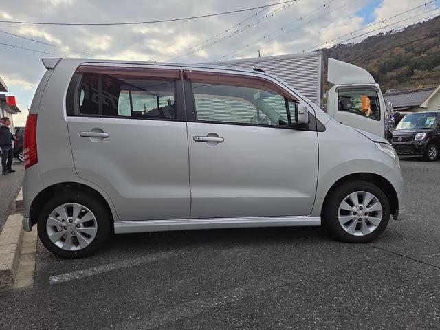 ワゴンＲ ＦＸリミテッド　スマートキー　電動格納ミラー　ベンチシート　ＣＶＴ　盗難防止システム　ＡＢＳ　ＣＤ　アルミホイール　衝突安全ボディ　エアコン　パワーステアリング　パワーウィンドウ（15枚目）