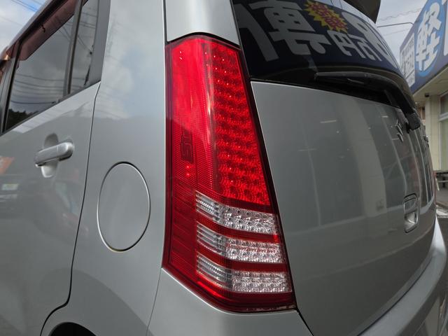 ワゴンＲ ＦＸリミテッド　スマートキー　電動格納ミラー　ベンチシート　ＣＶＴ　盗難防止システム　ＡＢＳ　ＣＤ　アルミホイール　衝突安全ボディ　エアコン　パワーステアリング　パワーウィンドウ（32枚目）
