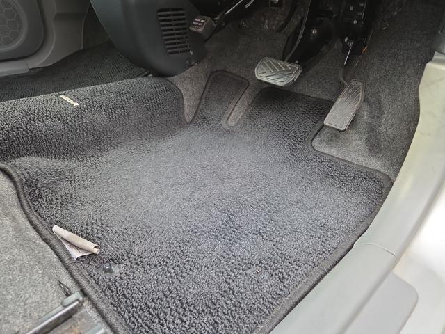 ワゴンＲ ＦＸリミテッド　スマートキー　電動格納ミラー　ベンチシート　ＣＶＴ　盗難防止システム　ＡＢＳ　ＣＤ　アルミホイール　衝突安全ボディ　エアコン　パワーステアリング　パワーウィンドウ（37枚目）