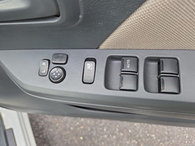 ワゴンＲ ＦＸ　アイドリングストップ　電動格納ミラー　ベンチシート　ＣＶＴ　盗難防止システム　ＡＢＳ　ＣＤ　アルミホイール　衝突安全ボディ　エアコン　パワーステアリング　パワーウィンドウ　運転席エアバッグ（12枚目）