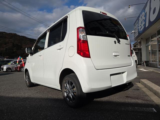 ワゴンＲ ＦＸ　アイドリングストップ　電動格納ミラー　ベンチシート　ＣＶＴ　盗難防止システム　ＡＢＳ　ＣＤ　アルミホイール　衝突安全ボディ　エアコン　パワーステアリング　パワーウィンドウ　運転席エアバッグ（17枚目）