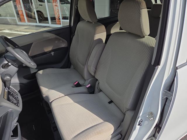 ワゴンＲ ＦＸ　アイドリングストップ　電動格納ミラー　ベンチシート　ＣＶＴ　盗難防止システム　ＡＢＳ　ＣＤ　アルミホイール　衝突安全ボディ　エアコン　パワーステアリング　パワーウィンドウ　運転席エアバッグ（26枚目）