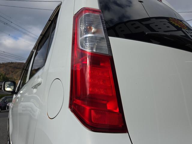 ワゴンＲ ＦＸ　アイドリングストップ　電動格納ミラー　ベンチシート　ＣＶＴ　盗難防止システム　ＡＢＳ　ＣＤ　アルミホイール　衝突安全ボディ　エアコン　パワーステアリング　パワーウィンドウ　運転席エアバッグ（31枚目）