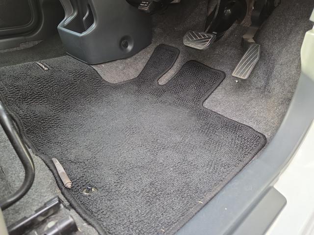 ワゴンＲ ＦＸ　アイドリングストップ　電動格納ミラー　ベンチシート　ＣＶＴ　盗難防止システム　ＡＢＳ　ＣＤ　アルミホイール　衝突安全ボディ　エアコン　パワーステアリング　パワーウィンドウ　運転席エアバッグ（35枚目）