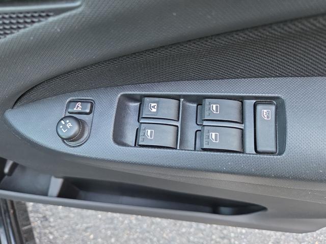 ムーヴ カスタム　Ｘ　ＳＡ　ＥＴＣ　ナビ　Ｂｌｕｅｔｏｏｔｈ　ＴＶ　衝突被害軽減システム　オートライト　スマートキー　アイドリングストップ　電動格納ミラー　ベンチシート　ＣＶＴ　盗難防止システム　ＡＢＳ　ＥＳＣ　ＣＤ　ＵＳＢ（12枚目）