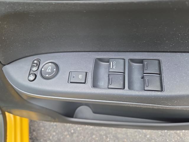 N-ONE G・Lパッケージ 4WD Bluetooth ETC バックカメラ オートライト HID スマートキー アイドリングストップ 電動格納ミラー ベンチシート CVT 盗難防止システム ABS ESC CD USB(11枚目)