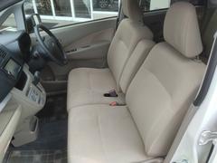 シートの状態も良く、目立った傷や汚れはありません。ゆったり広々の車内スペース☆一人一人の空間に余裕があります。 4