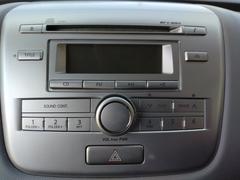 ＣＤをセットしていただくと、お好きな音楽を車内でお楽しみいただけます♪ 6